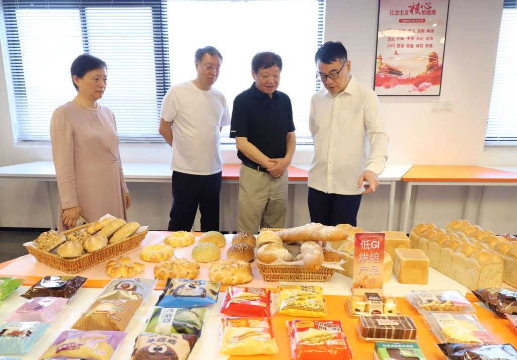 20250703 集團(tuán)領(lǐng)導(dǎo)班子開(kāi)展光明城市廚房建設(shè)現(xiàn)場(chǎng)調(diào)研 博海集團(tuán)1.jpg